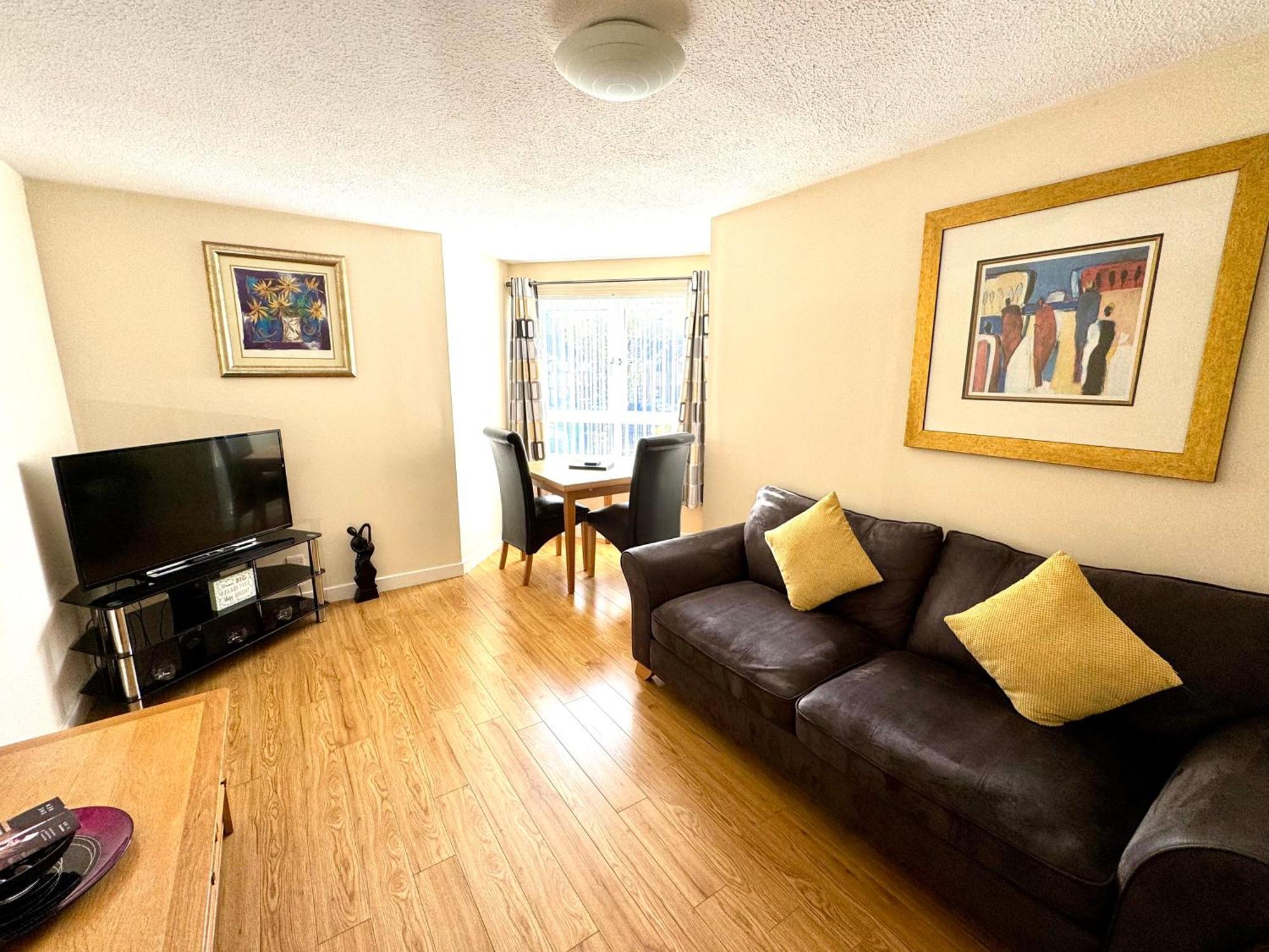 Castle Gait, Paisley Apartment Bagian luar foto